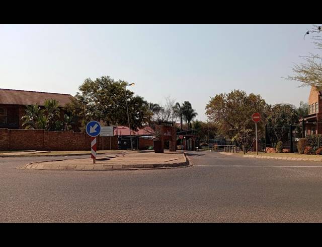 3 BEDROOM HOUSE FOR SALE IN MORELETA PARK
